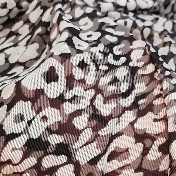 Tahari Blouse - Picture 5 of 5